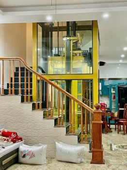 Thang máy tải khách